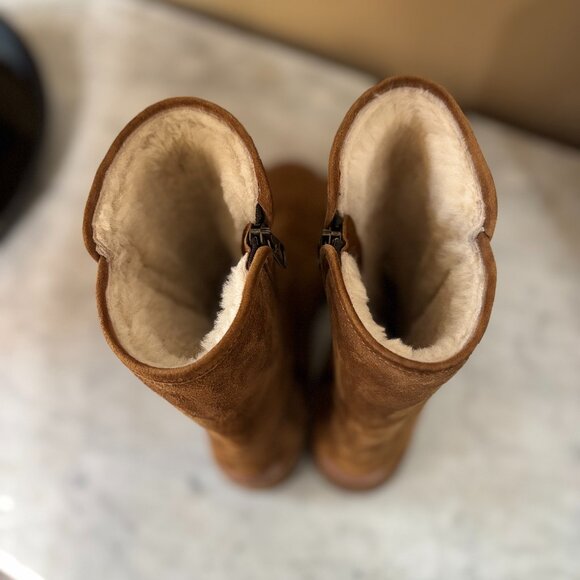 UGG Abree Short II Classic Luxe Boot, Size 6 - Picture 8 of 12